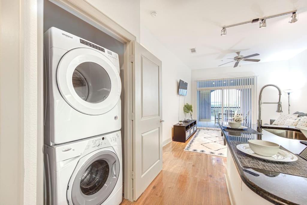 Chic 1Br Near Nrg With Pool Wifi Freeparking Apartman Houston Kültér fotó
