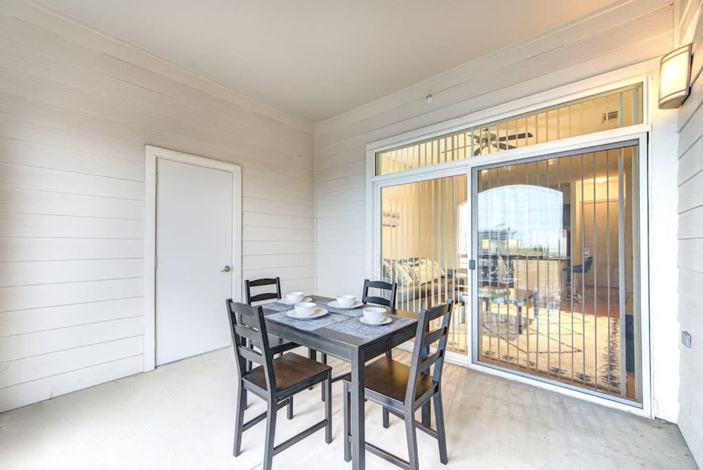 Chic 1Br Near Nrg With Pool Wifi Freeparking Apartman Houston Kültér fotó