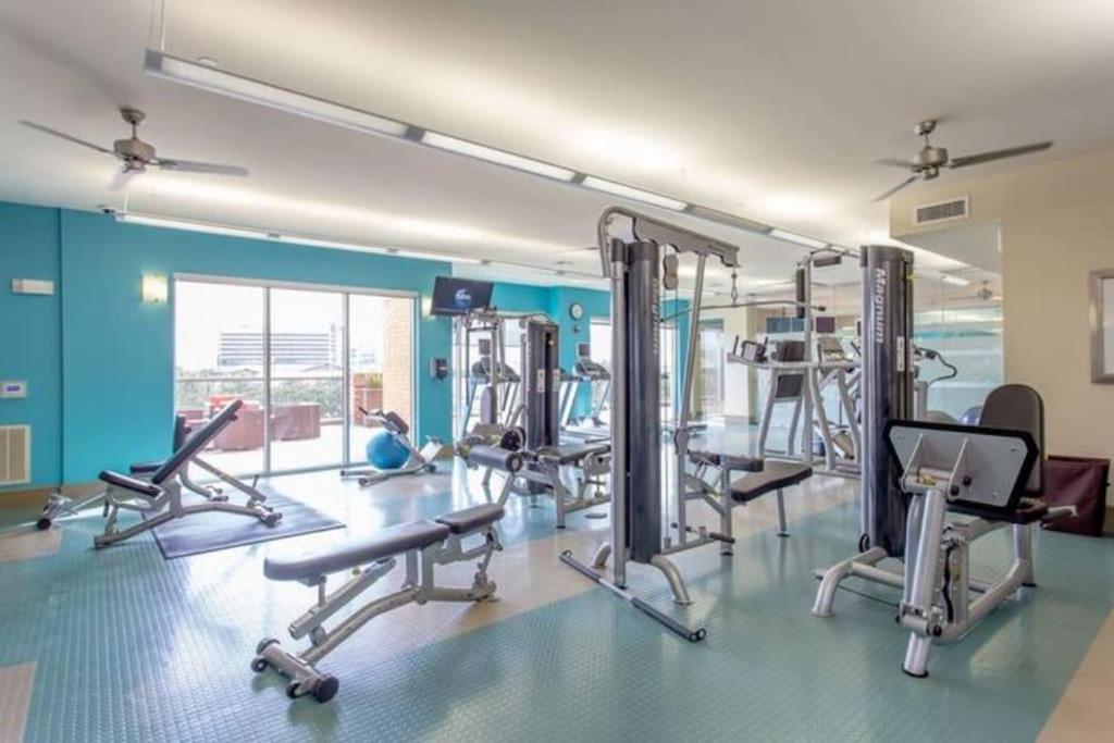 Chic 1Br Near Nrg With Pool Wifi Freeparking Apartman Houston Kültér fotó