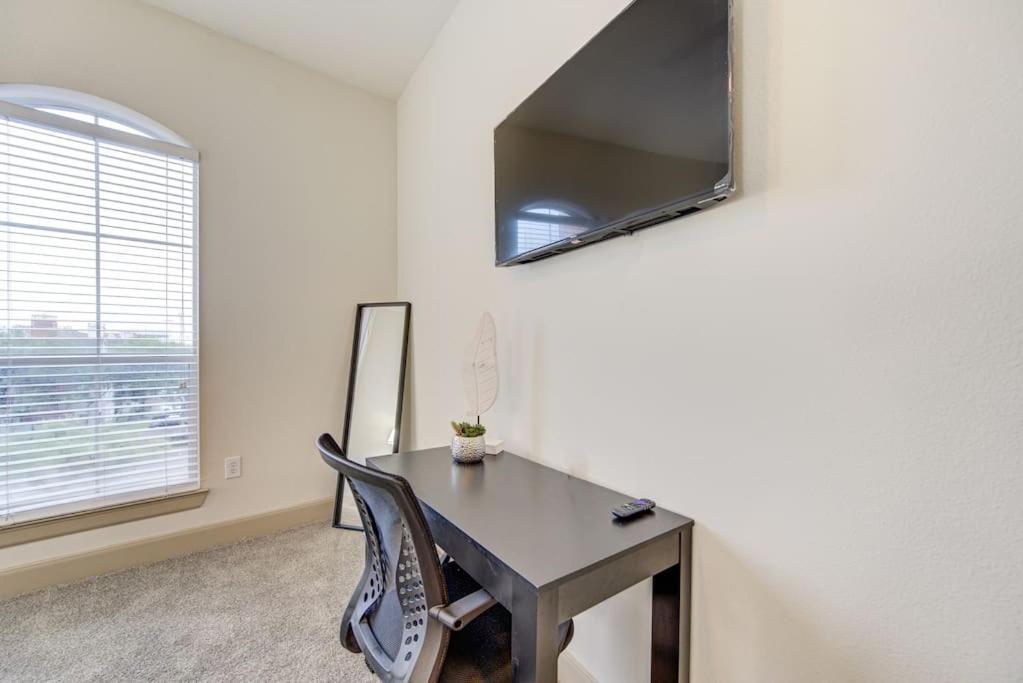 Chic 1Br Near Nrg With Pool Wifi Freeparking Apartman Houston Kültér fotó