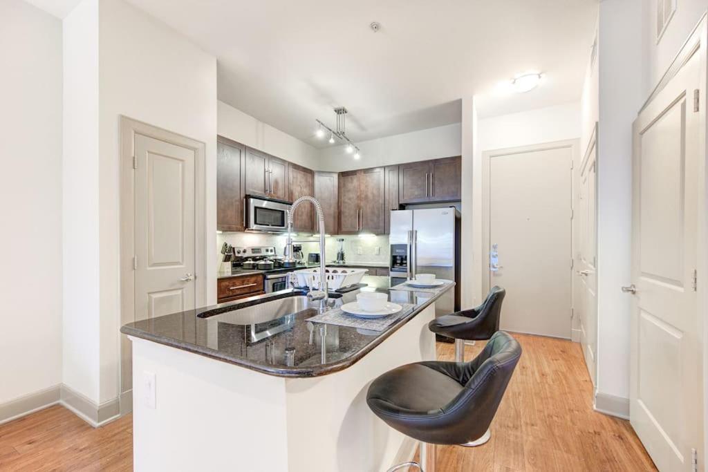 Chic 1Br Near Nrg With Pool Wifi Freeparking Apartman Houston Kültér fotó