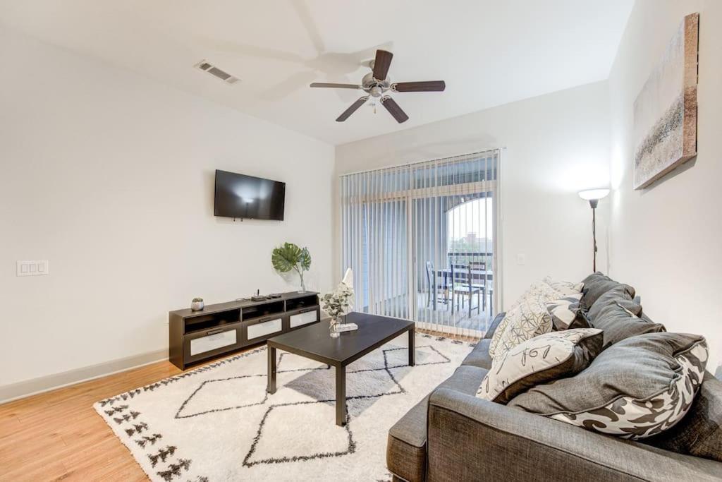 Chic 1Br Near Nrg With Pool Wifi Freeparking Apartman Houston Kültér fotó