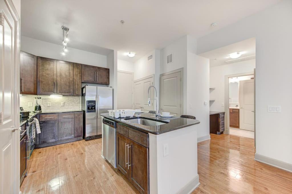 Chic 1Br Near Nrg With Pool Wifi Freeparking Apartman Houston Kültér fotó