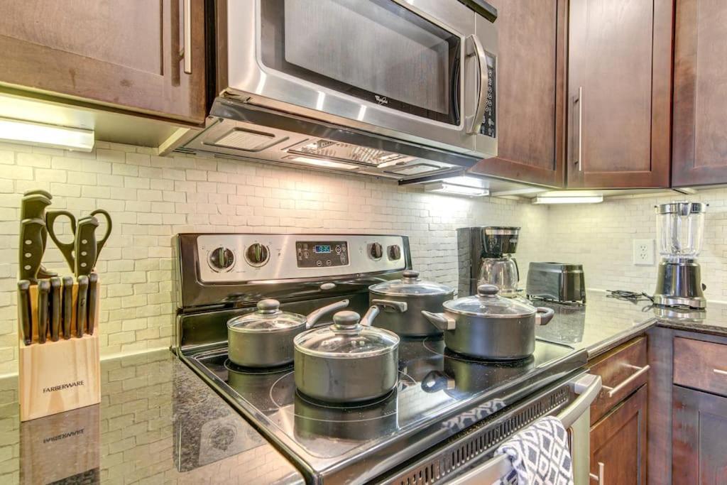 Chic 1Br Near Nrg With Pool Wifi Freeparking Apartman Houston Kültér fotó