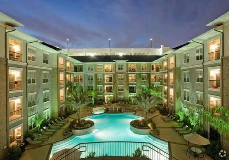 Chic 1Br Near Nrg With Pool Wifi Freeparking Apartman Houston Kültér fotó